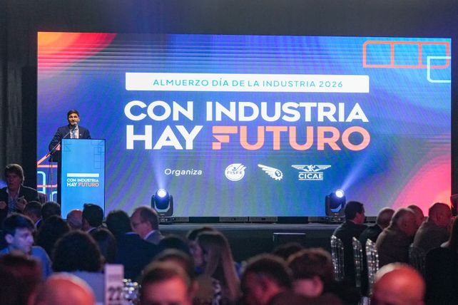 Pullaro llamó a debatir un modelo nacional y apuntó al destino de los recursos: cuestionó la timba financiera y el populismo indiscriminado