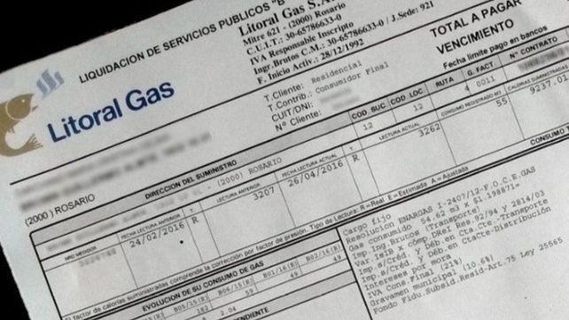 En la boleta de Litoral Gas que se reparte en Rosario se observa un gravamen municipal.