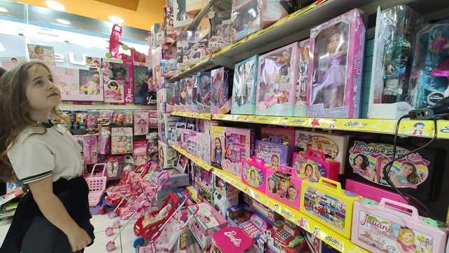 La devaluación del 20% que se produjo luego de las primarias nacionales y justo en la semana previa al Día del Niño generó incertidumbre en la población y atentó contra la aparición de un ánimo de compra