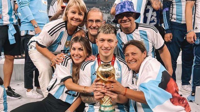 El DT del Manchester United presionó a Lisandro Martínez para que vuelva a Inglaterra