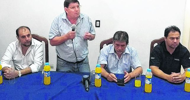 Paro. Pablo Reguera anunció la medida junto a otros miembros de la conducción de la CGT-San Lorenzo.