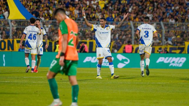 Di María celebra el gol del empate de Central
