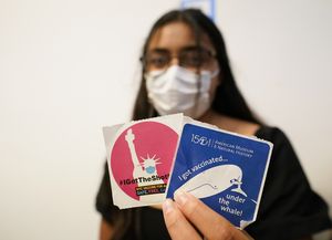 Nueva York ofrece 100 dólares a quienes se vacunen contra el coronavirus