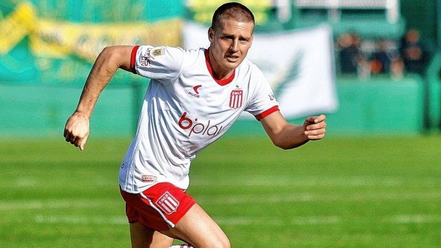 Estudiantes compró a Ascacibar y extenderá su contrato