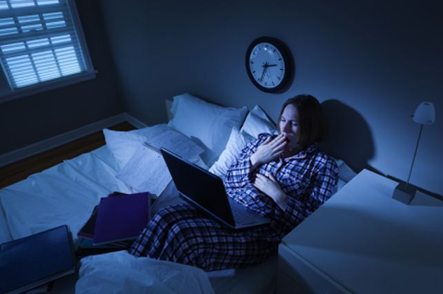 Malos hábitos que agravan el insomnio en las personas