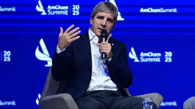 El ministro de Economía, Luis Caputo, celebra la nueva inversión del RIGI