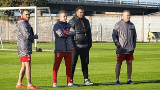 Dabove inicia su ciclo como entrenador de Huracán