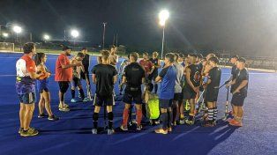 En el sintético de agua de la ASH el preseleccionado masculino comenzó con los entrenamientos.