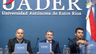 Luciano Filipuzzi, Roque Fleitas y Andrés Laumann encabezaron la presentación. Fleitas destacó que Uader es la primera universidad del país que le abre las puertas a La Libertad Avanza&nbsp;
