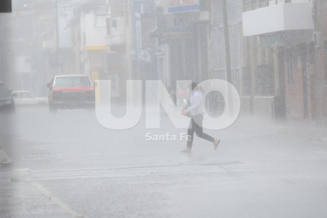 Lluvia, viento y granizo en Santa Fe