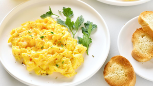 Cómo hacer los mejores huevos revueltos