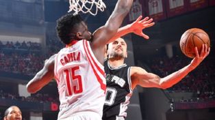 San Antonio recuperó el punto en Houston y gana la serie 2 a 1