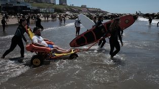 Las 18 fotos del primer Campeonato Sudamericano de surf adaptado
