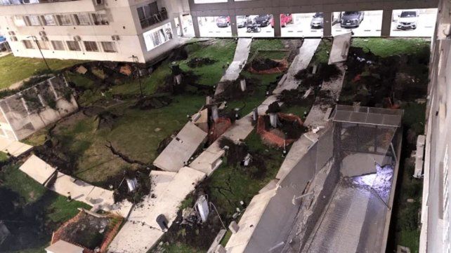 La escena del derrumbe en Parque Patricios