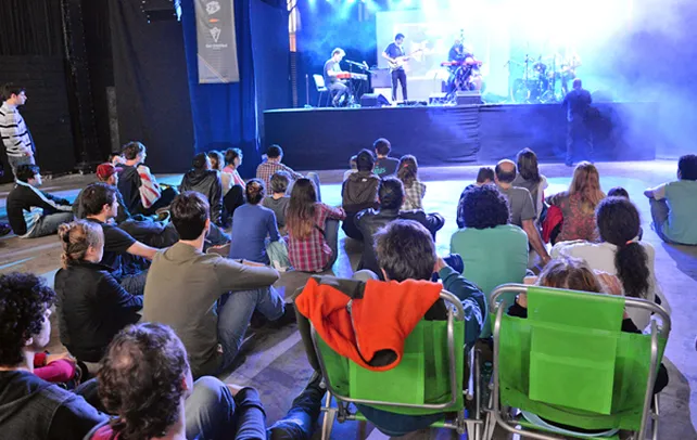 Vacaciones de invierno: un jueves ideal para disfrutar de música y rock .