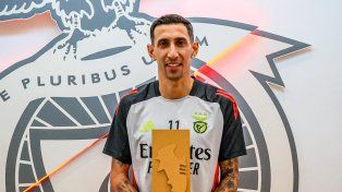 Ángel Di María recibió un galardón por su gran presente en el Benfica