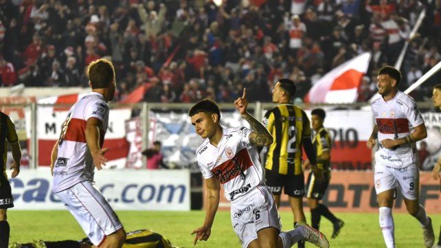 Madryn y Morón se juegan el pase a la final por el segundo ascenso