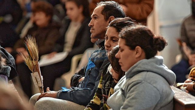 Cientos de paranaenses veneran a San Cayetano para pedir pan y trabajo