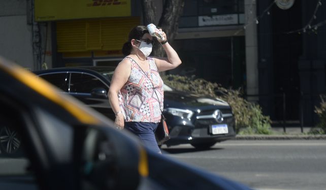 El Servicio Meteorológico Nacional emitió un alerta amarilla por las altas temperaturas en Rosario.