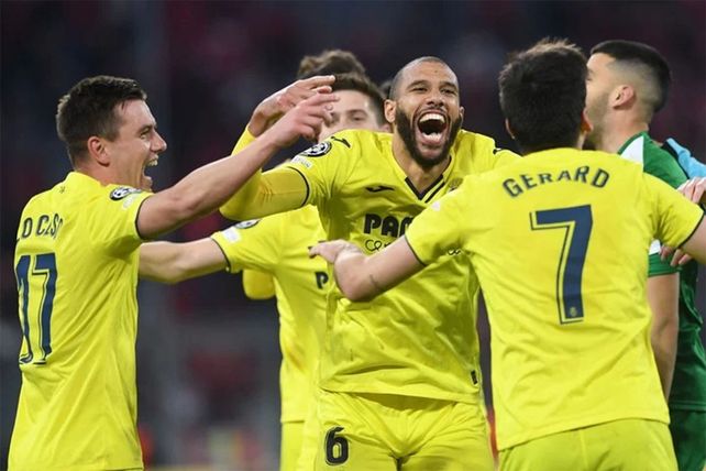 Desbordante festejo de Giovani Lo Celso por la clasificación del Villarreal a la semifinal de la Champions