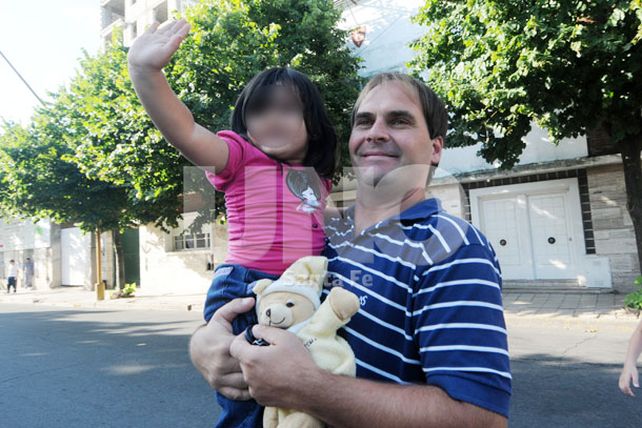 La pequeña María Julia volvió a los brazos de la familia Serra