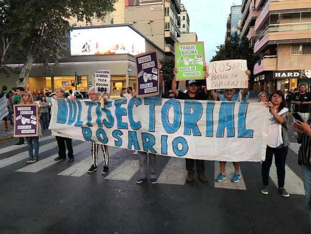 Otro ruidazo en Rosario contra los aumentos de tarifas