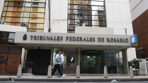 Revés para la partera Dolly: rechazan la prescripción por el robo de bebés en Rosario