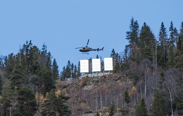 Espejos gigantes para iluminar un pueblo sin sol en invierno