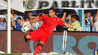 Colón: Carranza será el arquero titular por Copa Argentina