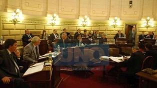 El Senado autorizó la emisión de letras al gobierno provincial