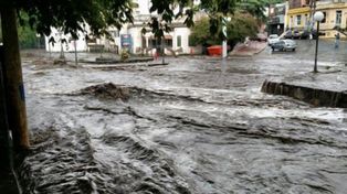 Más de 300 evacuados esperan que baje el agua en Buenos Aires, Córdoba, Entre Ríos y Santa Fe