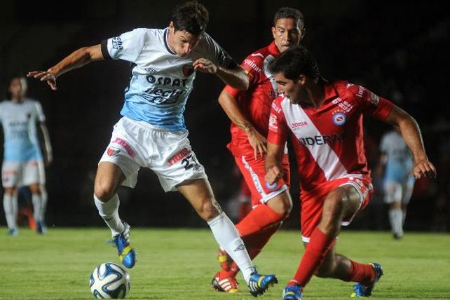 Triunfo clave: Colón le ganó 1 a 0 a Argentinos y vuelve a vivir