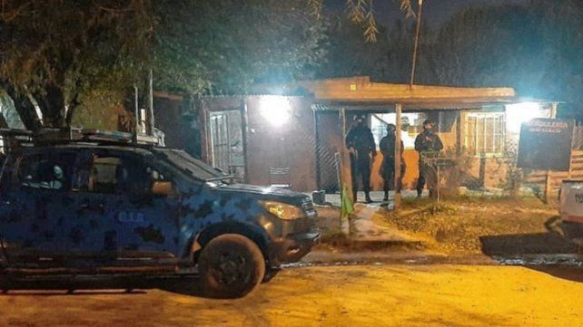 En los operativos realizados en los barrios Fuerza Aérea y La Floresta de la capital de Entre Ríos la policía detuvo a dos personas. (Foto: Uno Entre Ríos)