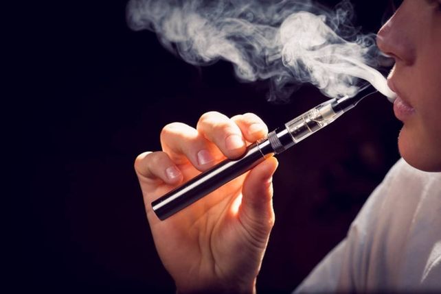 Freno al vapeo: Santa Fe avanza para controlar su uso mediante la ley
