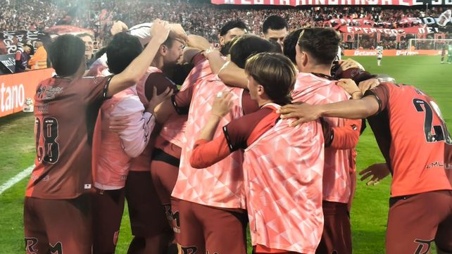 Newells celebra. Empezó mal pero se lo dio vuelta a Boca.