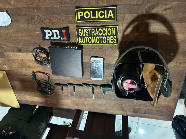 La banda de los inhibidores: usaban handies para saquear autos de alta gama en Santa Fe y cayeron en Córdoba