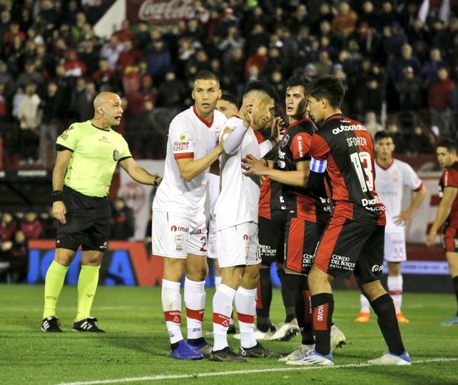 Newells perdió por la mínima con el globo y además sumó lesionados