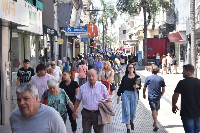 Bimonetarismo en Santa Fe y la habilitación para pagar en dólares: Es una buena oportunidad