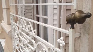 En barrio Candioti se roban los barrales de bronce