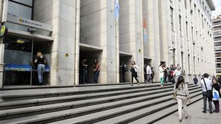 Detuvieron a otro agente de policía por sus vínculos con Los Monos