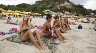 Autoridades sanitarias piden tomar recaudos en las playas de Brasil para no contagiarse de norovirus.