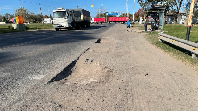 Comenzaron los arreglos de banquinas de la ex ruta 9 en la zona urbana ...