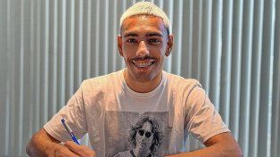 Nicolás Delgadillo firmó su contrato con Colón por una temporada.