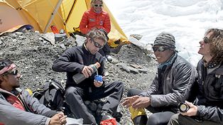 Hazaña de argentinos en el Everest y otros dos picos del Himalaya