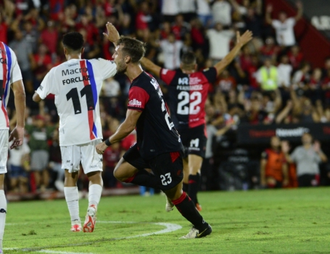 El uruguayo Ramírez anotó el primer tanto leproso.