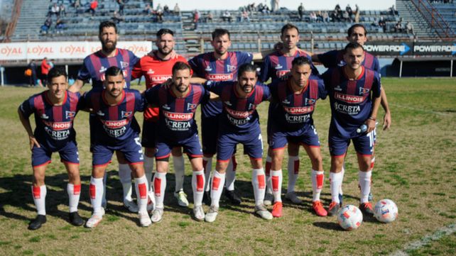 Esperan. El plantel charrúa cumplió una destacada campaña en la Primera C.