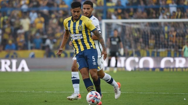 Ojeda terminó extenuado ante Vélez y por eso debió ser reemplazado.