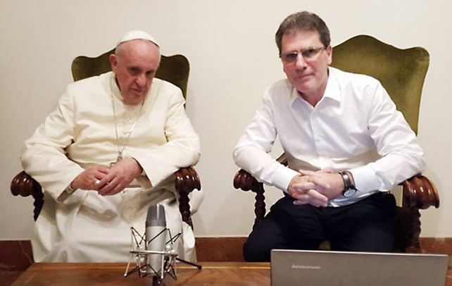 Revelador. El Papa junto a Marcelo Figueroa en la Santa Sede el 25 de agosto