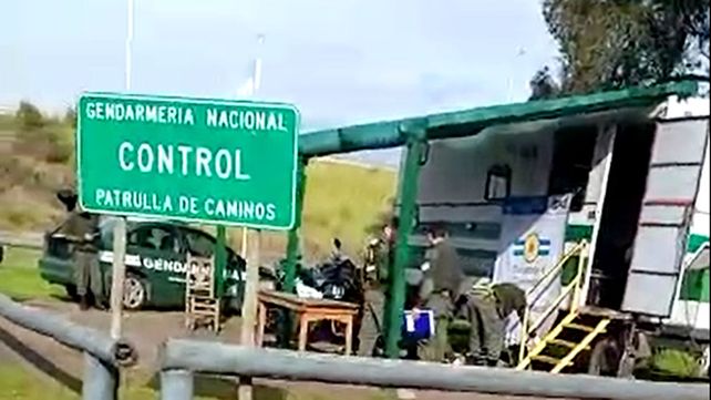 Llevaban cuatro valijas con 40 kilos de marihuana en un micro y los detuvieron