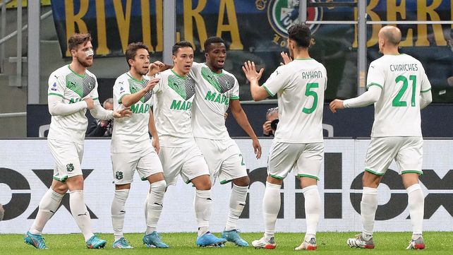 Sassuolo sorprendió al Inter y le impidió llegar a la cima de la Serie A de Italia.
